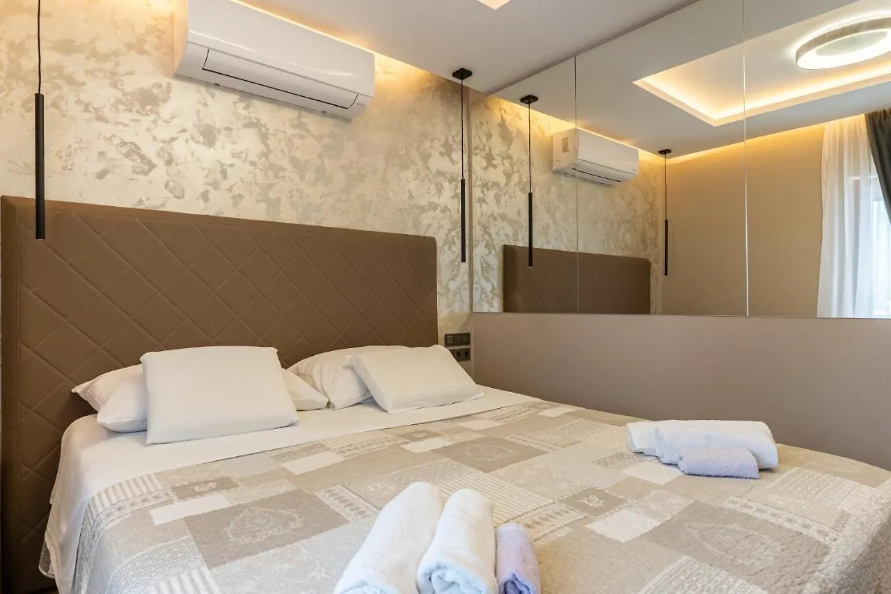 Villa Lavanda Cres 3*,  Croatia